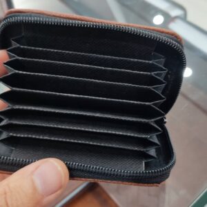 جاکارتی چرمی زیپی چند کارتی با جدا کننده